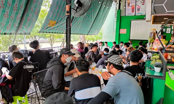 Buổi học kế hoạch kinh doanh đông học viên tại học viện