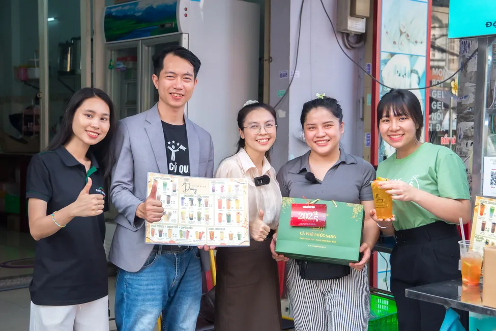 Đội ngũ SaLy Academy đồng hành cùng học viên
