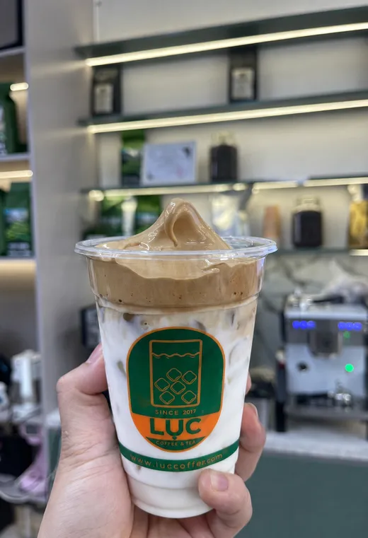 Ly cà phê kem sữa bọt mịn học viên hoàn thiện tại lớp
